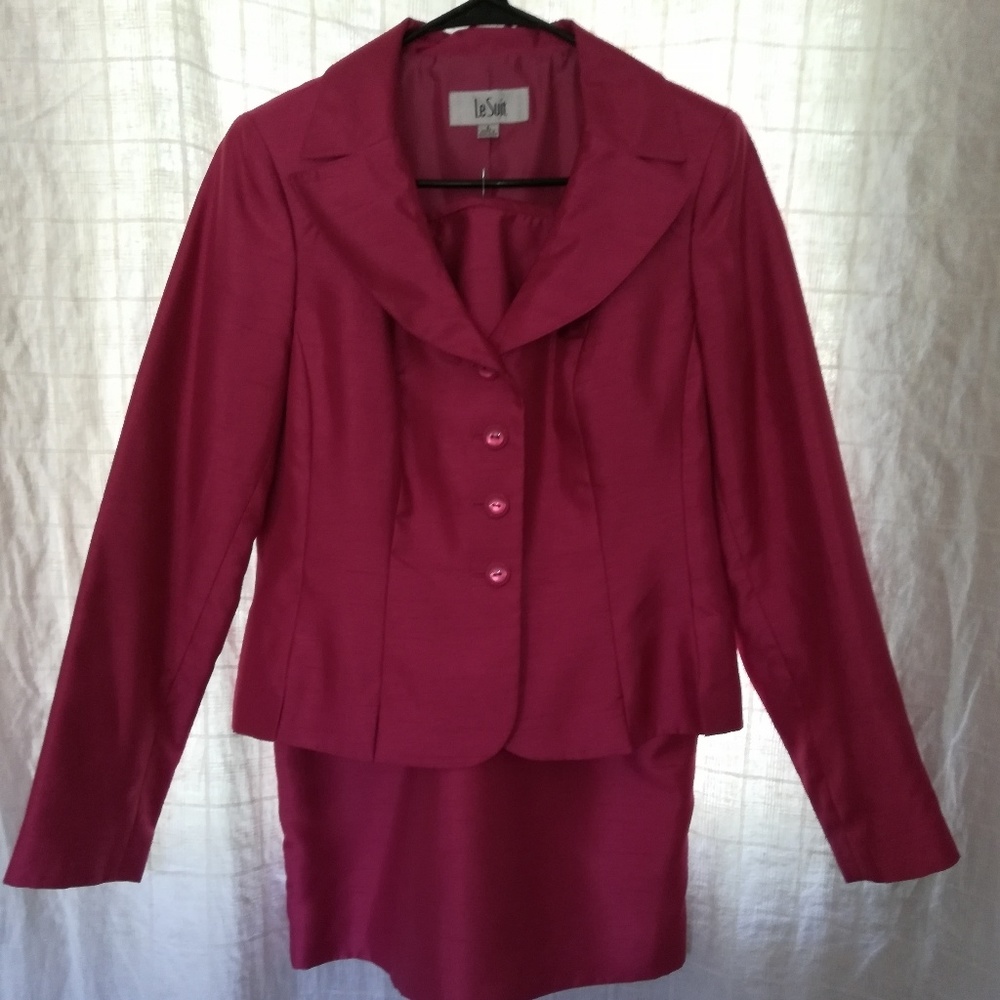 Ladies Suit Size 6